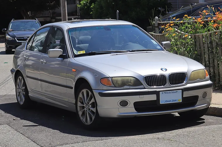 BMW 3 Series (E46) — the real-world car the Bravion is based on